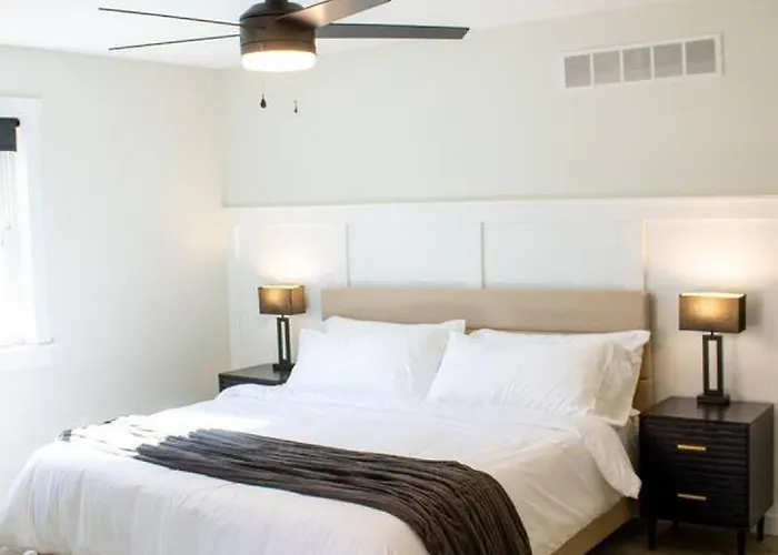 Holiday home Spacious Family Getaway - Pool, Hot Tub, Games, Gym