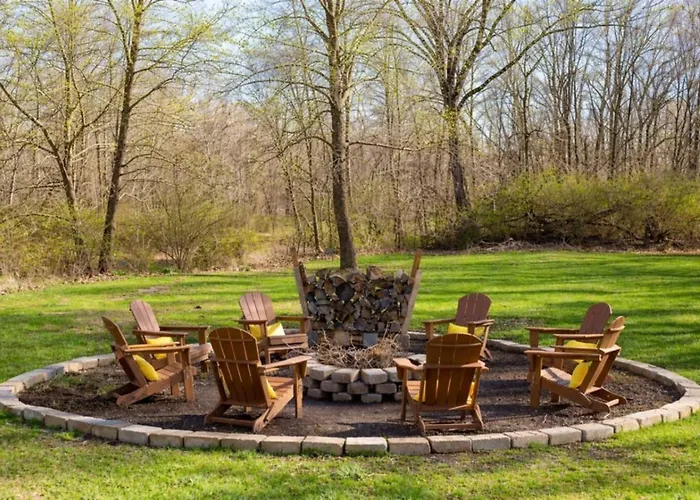 Spacious Family Getaway - Pool, Hot Tub, Games, Gym Peoria