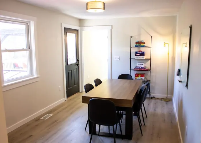 Holiday home Spacious Family Getaway - Pool, Hot Tub, Games, Gym *