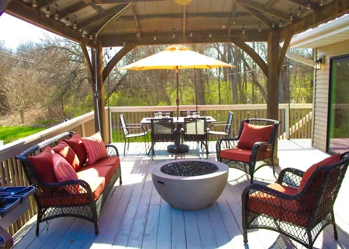 Spacious Family Getaway - Pool, Hot Tub, Games, Gym Holiday home Peoria