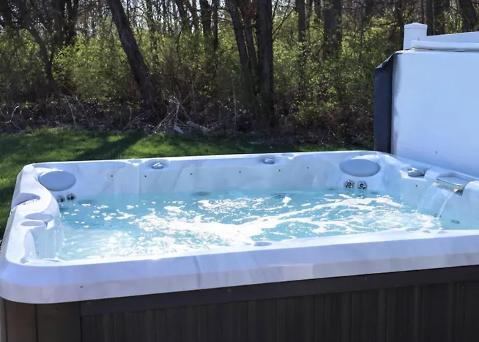 Holiday home Spacious Family Getaway - Pool, Hot Tub, Games, Gym