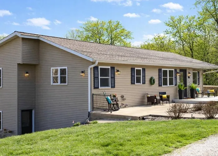 Spacious Family Getaway - Pool, Hot Tub, Games, Gym