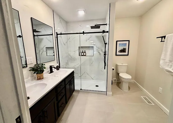 Spacious Family Getaway - Pool, Hot Tub, Games, Gym *